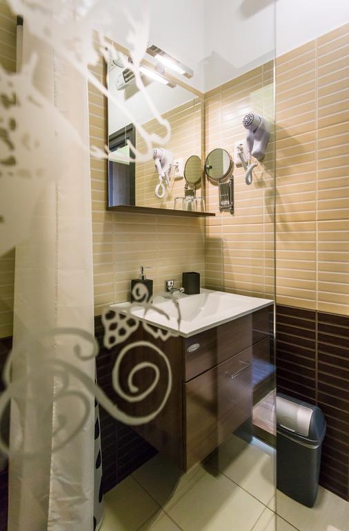 Hotel Borbarátok Panzió Badacsonytomaj Esterno foto