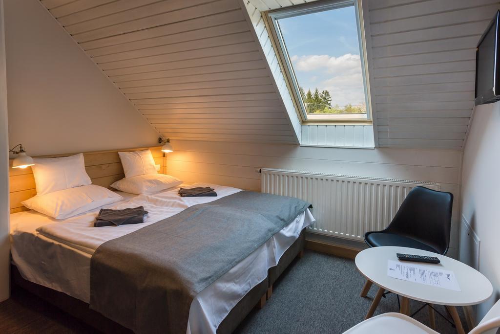 Hotel Borbarátok Panzió Badacsonytomaj Esterno foto