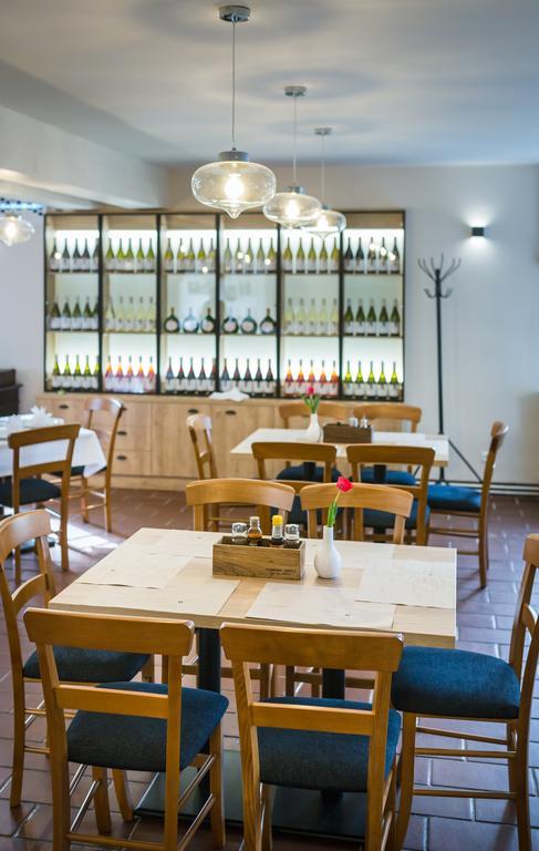 Hotel Borbarátok Panzió Badacsonytomaj Esterno foto